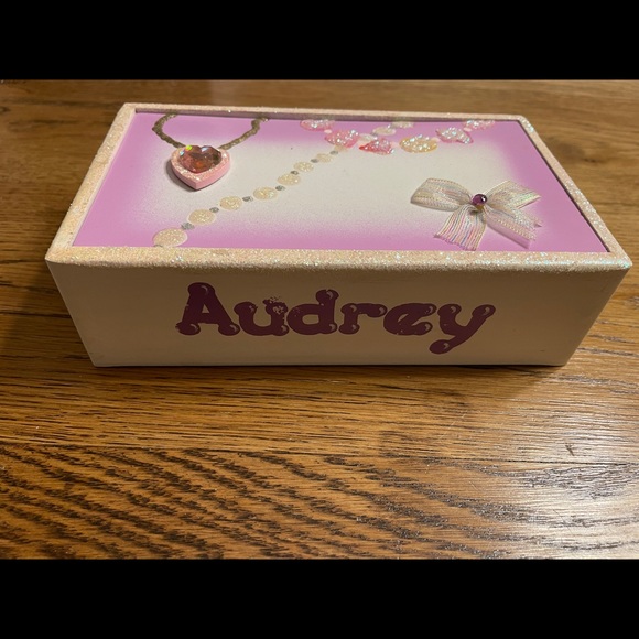 Personalized Keepsake/jewelry box with “Audrey” on side - Picture 1 of 2